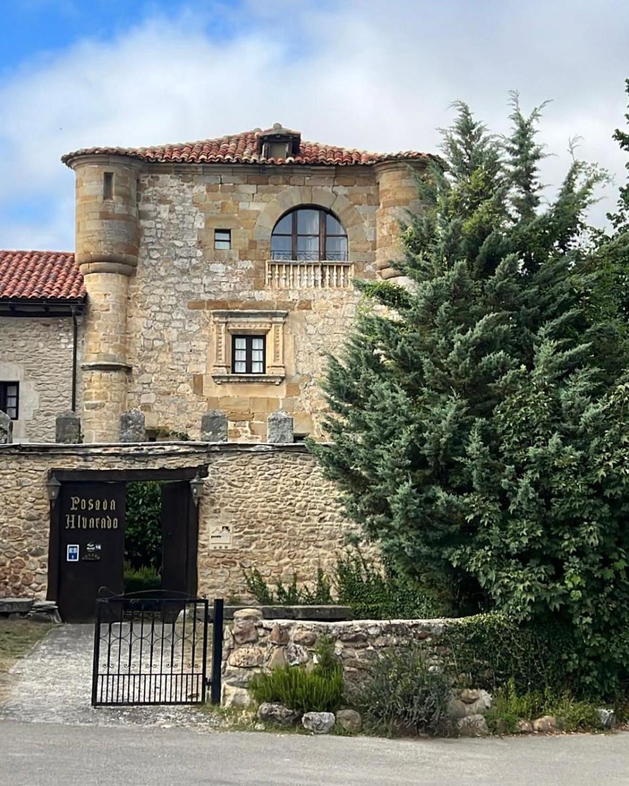 Palacio De Los Alvarado En Las Merindades El Ribero ภายนอก รูปภาพ